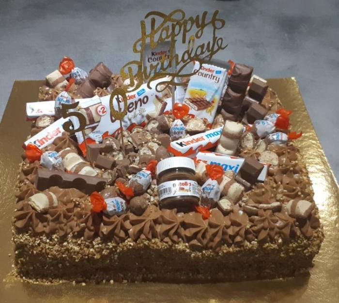Gâteau anniversaire kinder 